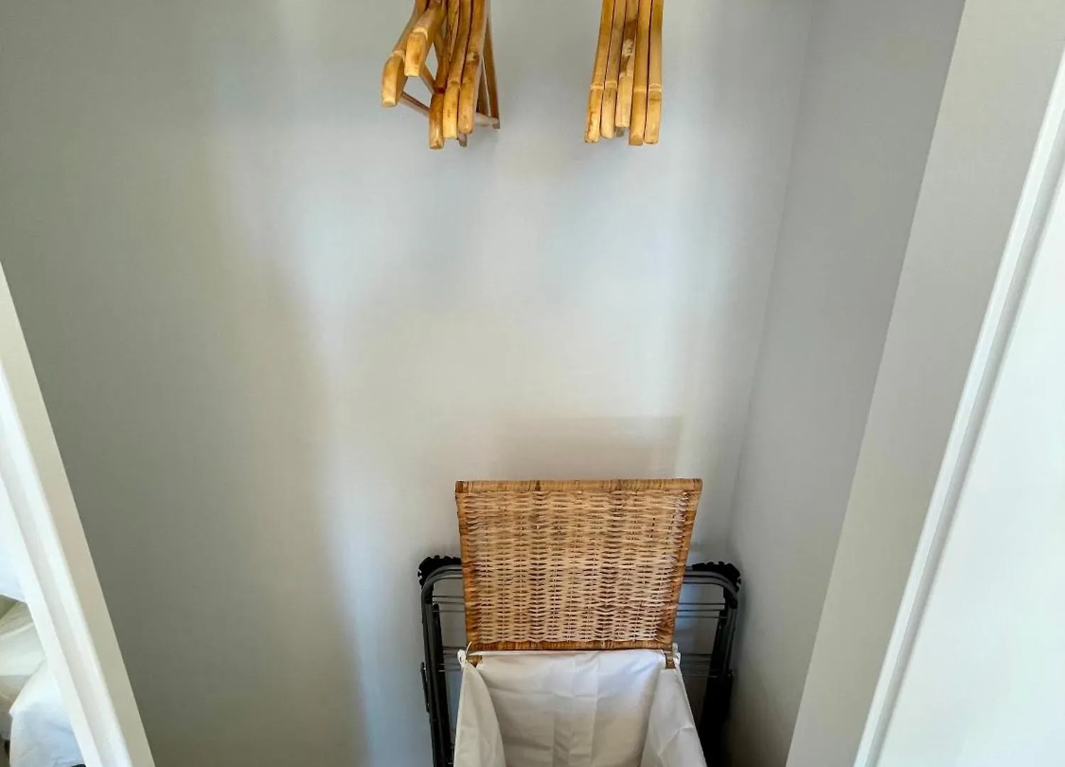 3New 2 Bed 2 Bath Apartment With Community Pool And Local Beach Mijas