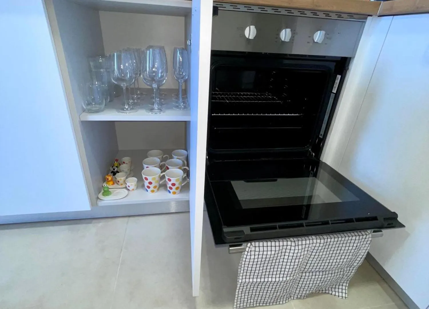 3New 2 Bed 2 Bath Apartment With Community Pool And Local Beach Mijas Spain