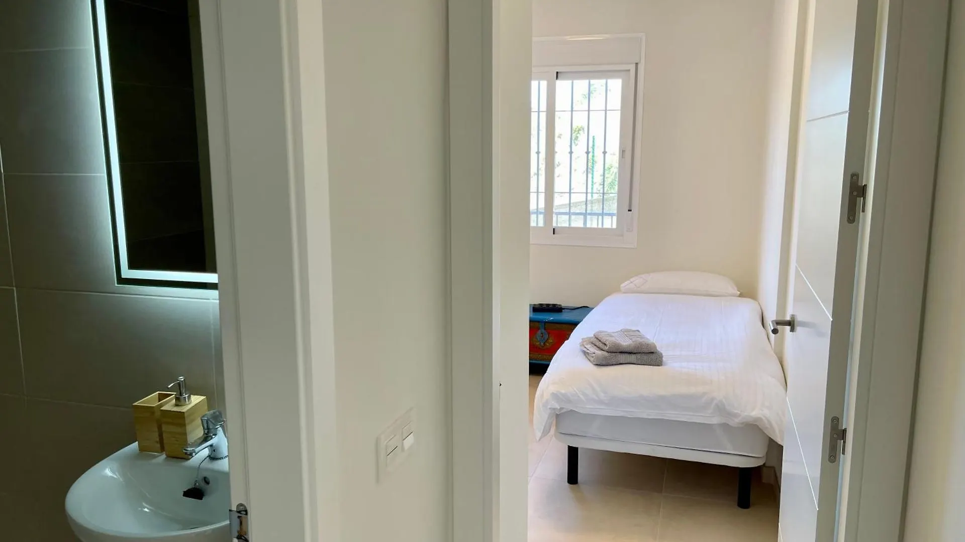 3New 2 Bed 2 Bath Apartment With Community Pool And Local Beach Mijas Spain